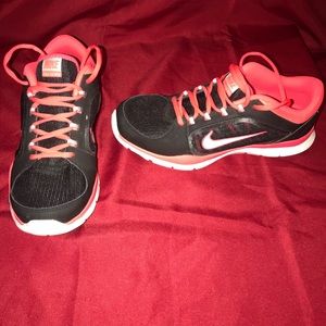 Nike Cross Training Pink/Black women sz 10 medium